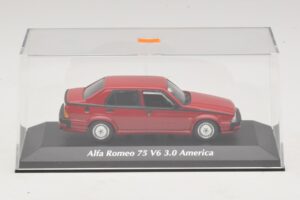 Alfa Romeo 75 V6 3.0 America Piros Maxichamps 1:43 940120461 Fém – 4. kép a 5-ből