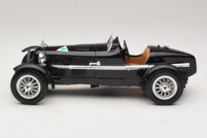 Alfa Romeo 8C Monza Fekete Bburago 1:18 3014-P1 Fém – 3. kép a 6-ből