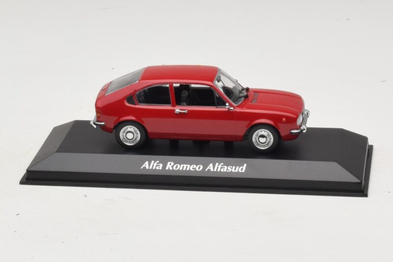 Alfa Romeo Alfasud Piros Maxichamps 1:43 Alfa Romeo Alfasud Piros Maxichamps 1:43 940120100 Fém