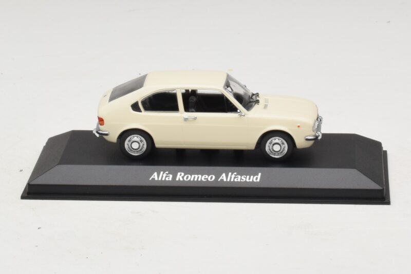 Alfa Romeo Alfasud Fehér Maxichamps 1:43 Alfa Romeo Alfasud Fehér Maxichamps 1:43 940120101 Fém