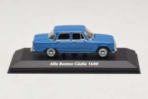 Alfa Romeo Giulia 1600 Kék Maxichamps 1:43 940120900 Fém