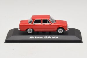 Alfa Romeo Giulia 1600 Piros Maxichamps 1:43 940120901 Fém
