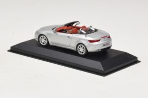 Alfa Romeo Giulia Spider Ezüst Minichamps 1:43 400120731 Fém – 3. kép a 5-ből