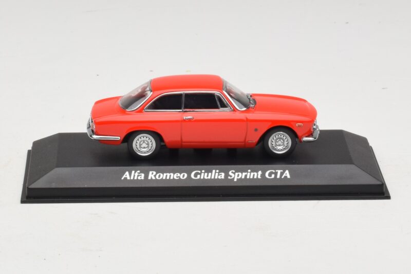 Alfa Romeo Giulia Sprint GTA Piros Maxichamps 1:43 940120440 Fém