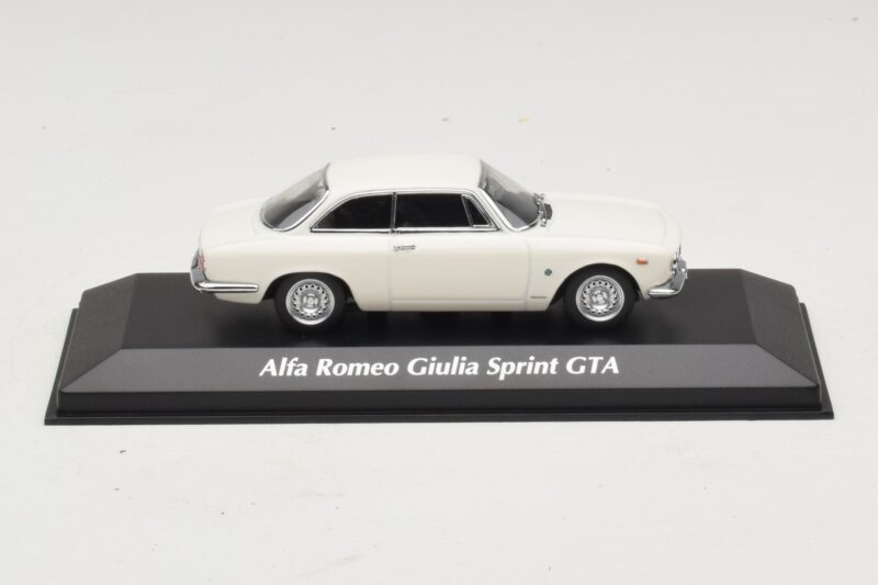 Alfa Romeo Giulia Sprint GTA Fehér Maxichamps 1:43 940120441 Fém