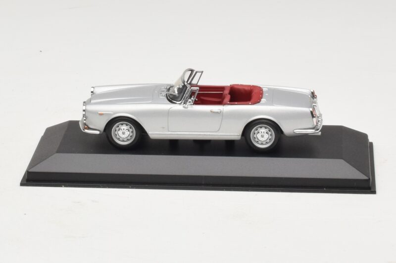 Alfa Romeo Spider 916 3.2 V6 24V Ezüst Minichamps 1:43 400120330 Fém