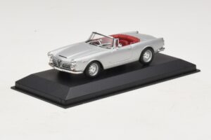 Alfa Romeo Spider 916 3.2 V6 24V Ezüst Minichamps 1:43 400120330 Fém – 2. kép a 5-ből