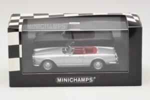 Alfa Romeo Spider 916 3.2 V6 24V Ezüst Minichamps 1:43 400120330 Fém – 4. kép a 5-ből