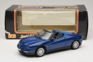 Alfa Romeo Spider 916 Kék Maisto 1:18 31831 Fém – 8. kép a 8-ből