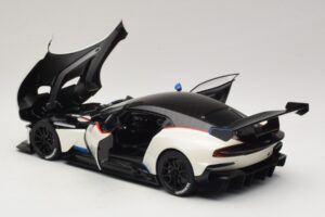 Aston Martin Vulcan Stratus White Kék és Piros Csíkokkal AUTOart 1:18 70261 Kompozit – 5. kép a 8-ből