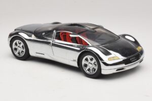 Audi Avus Quattro Chrome Silver Revell 1:18 08830 Fém – 6. kép a 8-ből