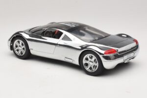 Audi Avus Quattro Chrome Silver Revell 1:18 08830 Fém – 7. kép a 8-ből