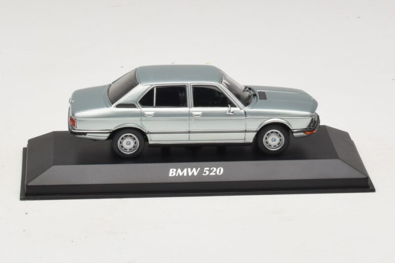 BMW 520 E12 Világoskék Metál Maxichamps 1:43 BMW 520 E12 Világoskék Metál Maxichamps 1:43 940023002 Diecast