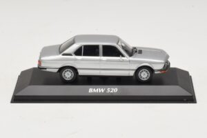 BMW 520 E12 Ezüst Maxichamps 1:43 940023000 Diecast