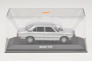 BMW 520 E12 Ezüst Maxichamps 1:43 940023000 Diecast – 4. kép a 5-ből