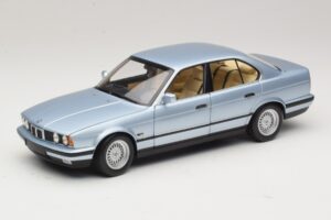 BMW 535i E34 Világoskék Metál Minichamps 1:18 100024007 Fém
