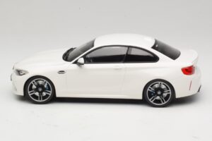 BMW M2 F87 Fehér Minichamps 1:18 155026104 Fém – 3. kép a 6-ből