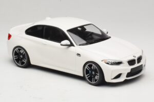 BMW M2 F87 Fehér Minichamps 1:18 155026104 Fém – 4. kép a 6-ből