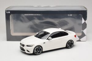 BMW M2 F87 Fehér Minichamps 1:18 155026104 Fém – 6. kép a 6-ből