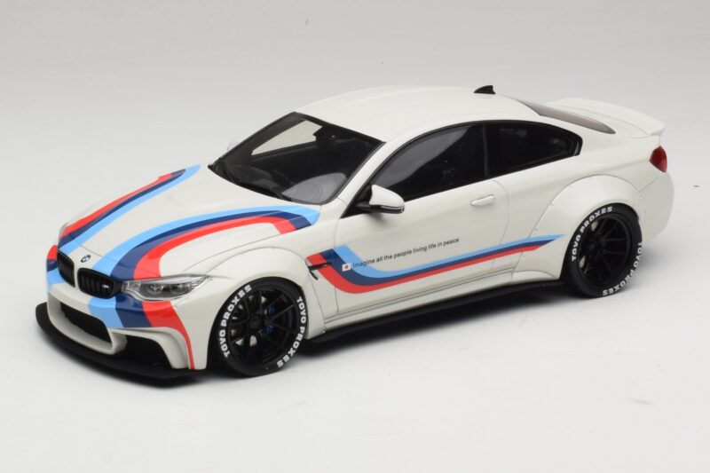 BMW M4 F82 Liberty Walk Csere Doboz GT Spirit 1:18 GT067-R1 Gyanta