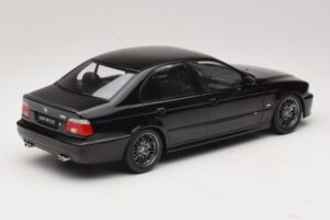 BMW M5 E39 Fekete KK-Scale 1:18 KKDC181623 Fém – 2. kép a 6-ből