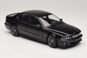 BMW M5 E39 Fekete KK-Scale 1:18 KKDC181623 Fém – 4. kép a 6-ből