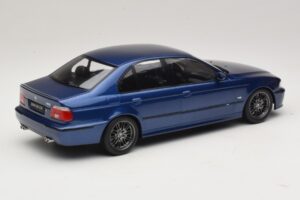 BMW M5 E39 Kék Metál KK-Scale 1:18 KKDC181621 Fém – 2. kép a 6-ből