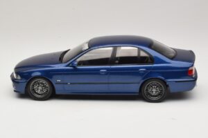 BMW M5 E39 Kék Metál KK-Scale 1:18 KKDC181621 Fém – 3. kép a 6-ből