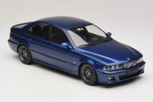 BMW M5 E39 Kék Metál KK-Scale 1:18 KKDC181621 Fém – 4. kép a 6-ből