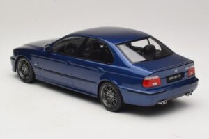 BMW M5 E39 Kék Metál KK-Scale 1:18 KKDC181621 Fém – 5. kép a 6-ből