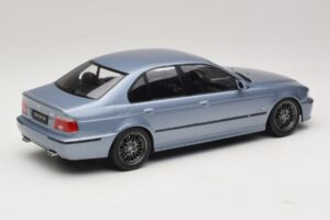 BMW M5 E39 Silverstone Blue Metallic KK-Scale 1:18 KKDC181622 Fém – 2. kép a 6-ből