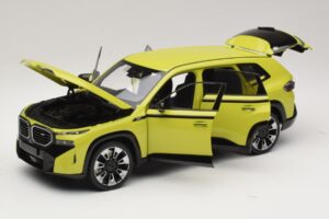 BMW XM G09 Sárga Minichamps 1:18 110023302 Diecast – 2. kép a 8-ből