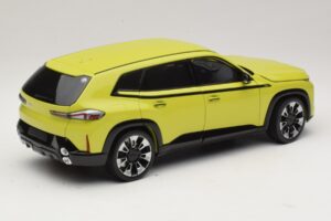 BMW XM G09 Sárga Minichamps 1:18 110023302 Diecast – 3. kép a 8-ből