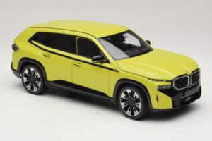 BMW XM G09 Sárga Minichamps 1:18 110023302 Diecast – 6. kép a 8-ből