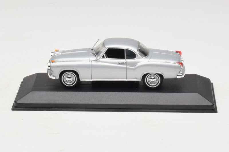 Borgward Isabella Kupé Ezüst Minichamps 1:43 400096031 Fém