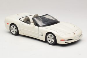 Chevrolet Corvette C5 Kabrió Fehér Bburago 1:18 3076-P1 Fém – 6. kép a 8-ből