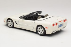 Chevrolet Corvette C5 Kabrió Fehér Bburago 1:18 3076-P1 Fém – 7. kép a 8-ből