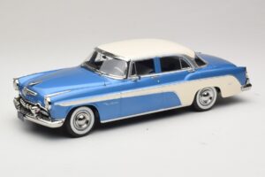 DeSoto Fireflite Sedan Kék Metál & Krémszínű KK-Scale 1:18 KKDC181544 Fém