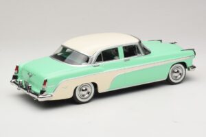 DeSoto Fireflite Sedan Világoszöld & Krémszínű KK-Scale 1:18 KKDC181543 Fém – 2. kép a 6-ből