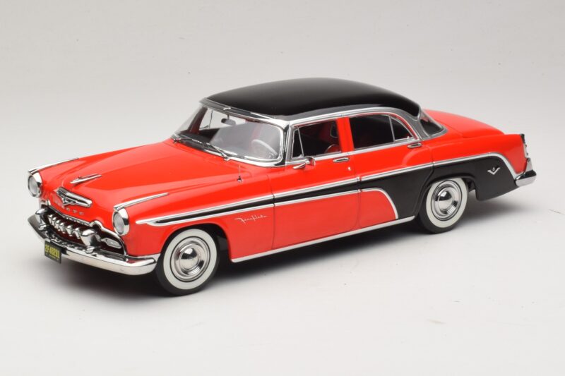 DeSoto Fireflite Sedan Piros & Fekete KK-Scale 1:18 KKDC181541 Fém