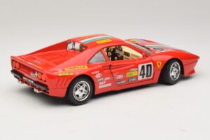 Ferrari 288 GTO #40 Piros Bburago 1:18 3027-P4 Fém – 3. kép a 8-ből