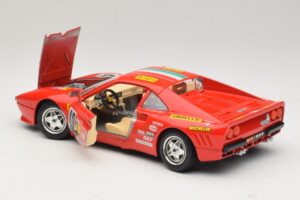 Ferrari 288 GTO #40 Piros Bburago 1:18 3027-P4 Fém – 5. kép a 8-ből