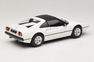 Ferrari 308 GTS Fehér MCG 1:18 MCG18664 Fém – 2. kép a 6-ből