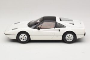 Ferrari 308 GTS Fehér MCG 1:18 MCG18664 Fém – 3. kép a 6-ből
