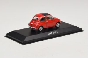 Fiat 500 L Piros Maxichamps 1:43 940121600 Fém – 2. kép a 5-ből
