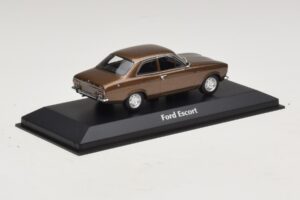 Ford Escort Mk1 Barna Metál Maxichamps 1:43 940081000 Fém – 2. kép a 5-ből