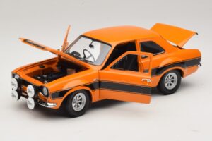 Ford Escort Mk1 RS1600 AVO Narancssárga Fekete Csíkokkal Minichamps 1:18 100688104 Fém – 2. kép a 8-ből