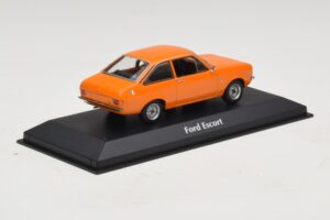 Ford Escort Mk2 Narancssárga Maxichamps 1:43 940084101 Diecast – 2. kép a 5-ből