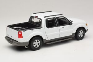 Ford Explorer Sport Trac Fehér Maisto 1:18 36891 Fém – 3. kép a 8-ből