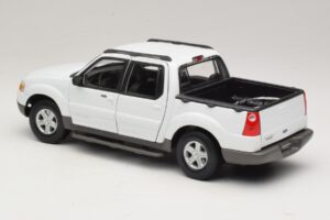 Ford Explorer Sport Trac Fehér Maisto 1:18 36891 Fém – 7. kép a 8-ből